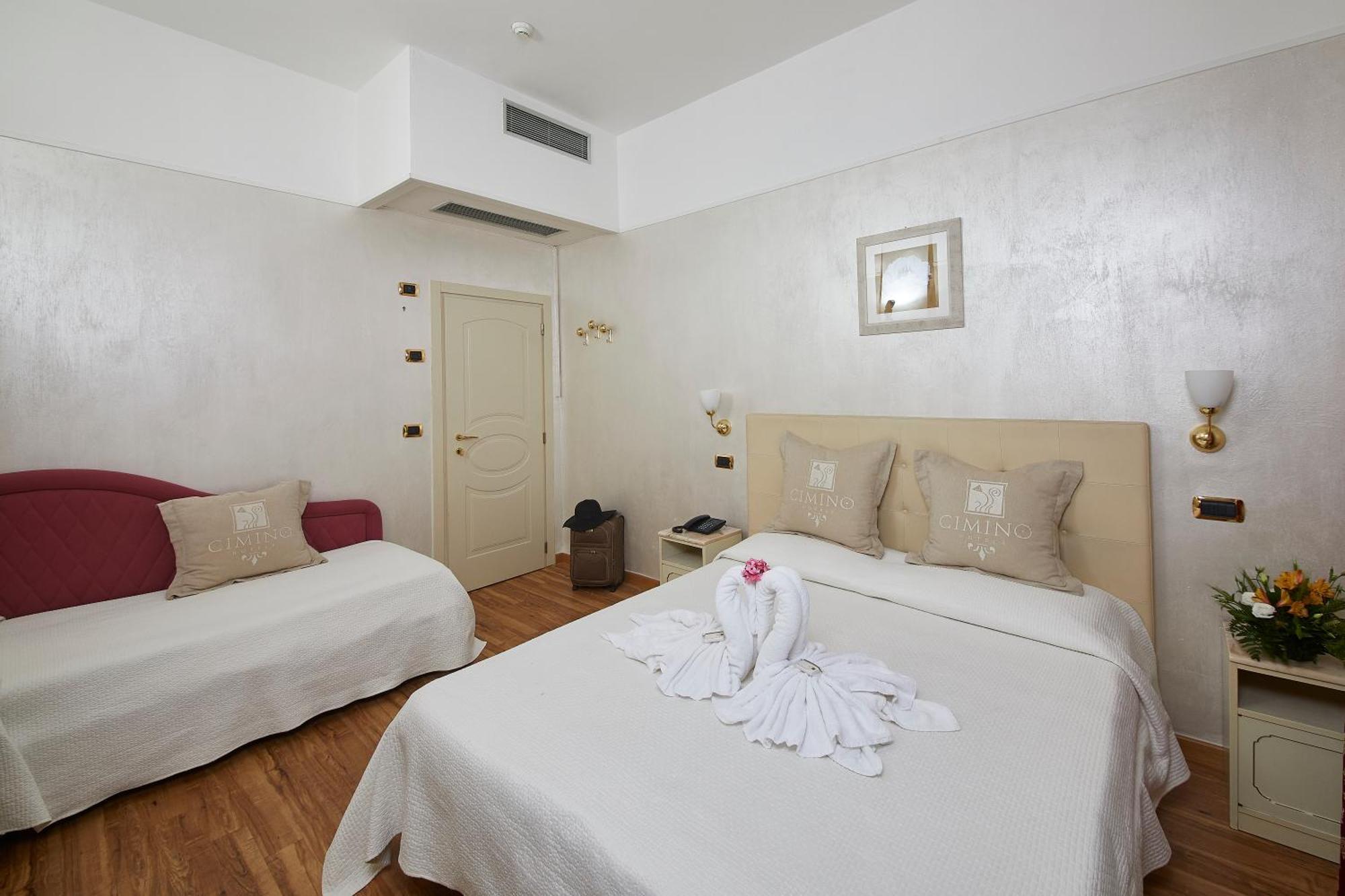 Triple Room,836105600:JPEG