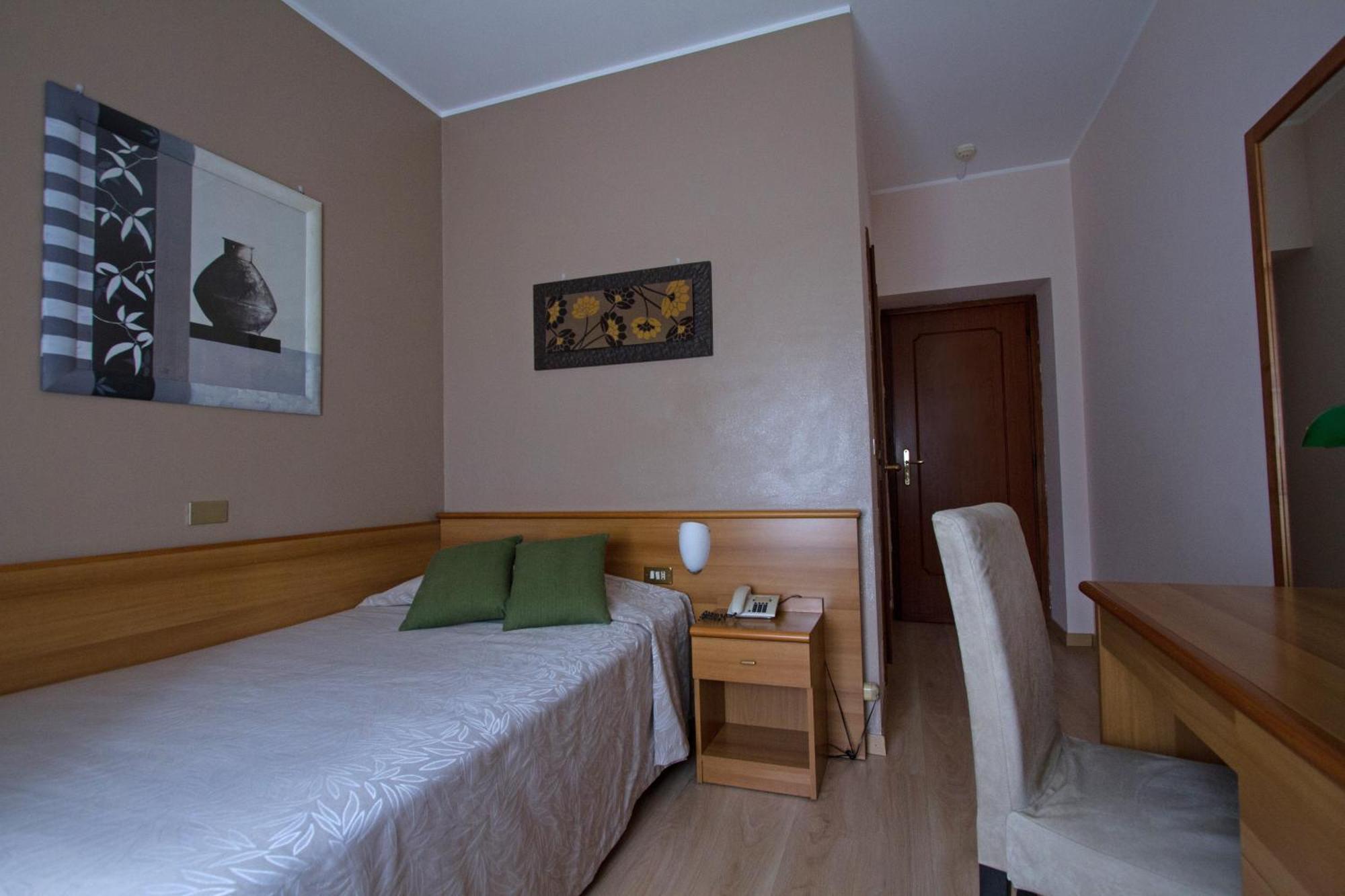 Single Room,1216139923:JPEG