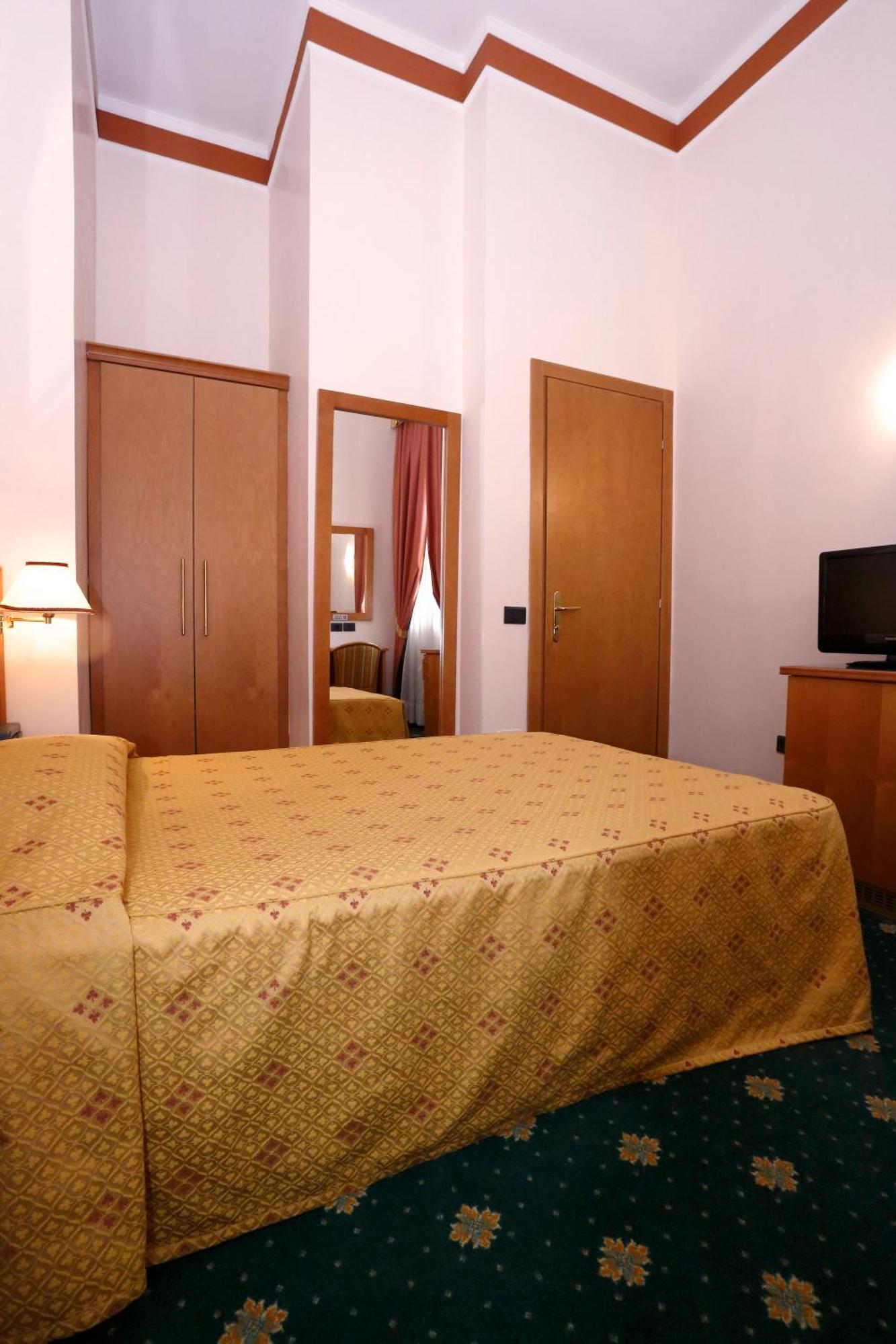 Single Room,1580507269:JPEG