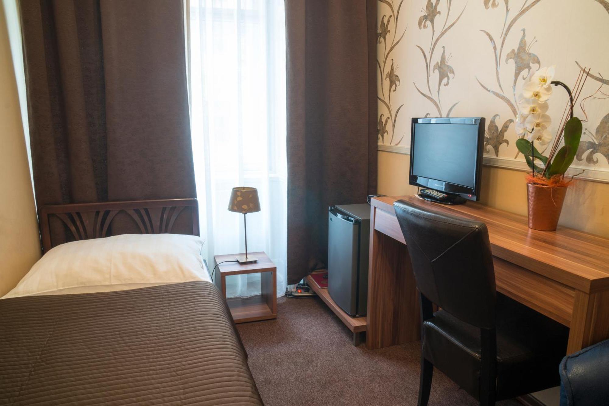 Classic Single Room