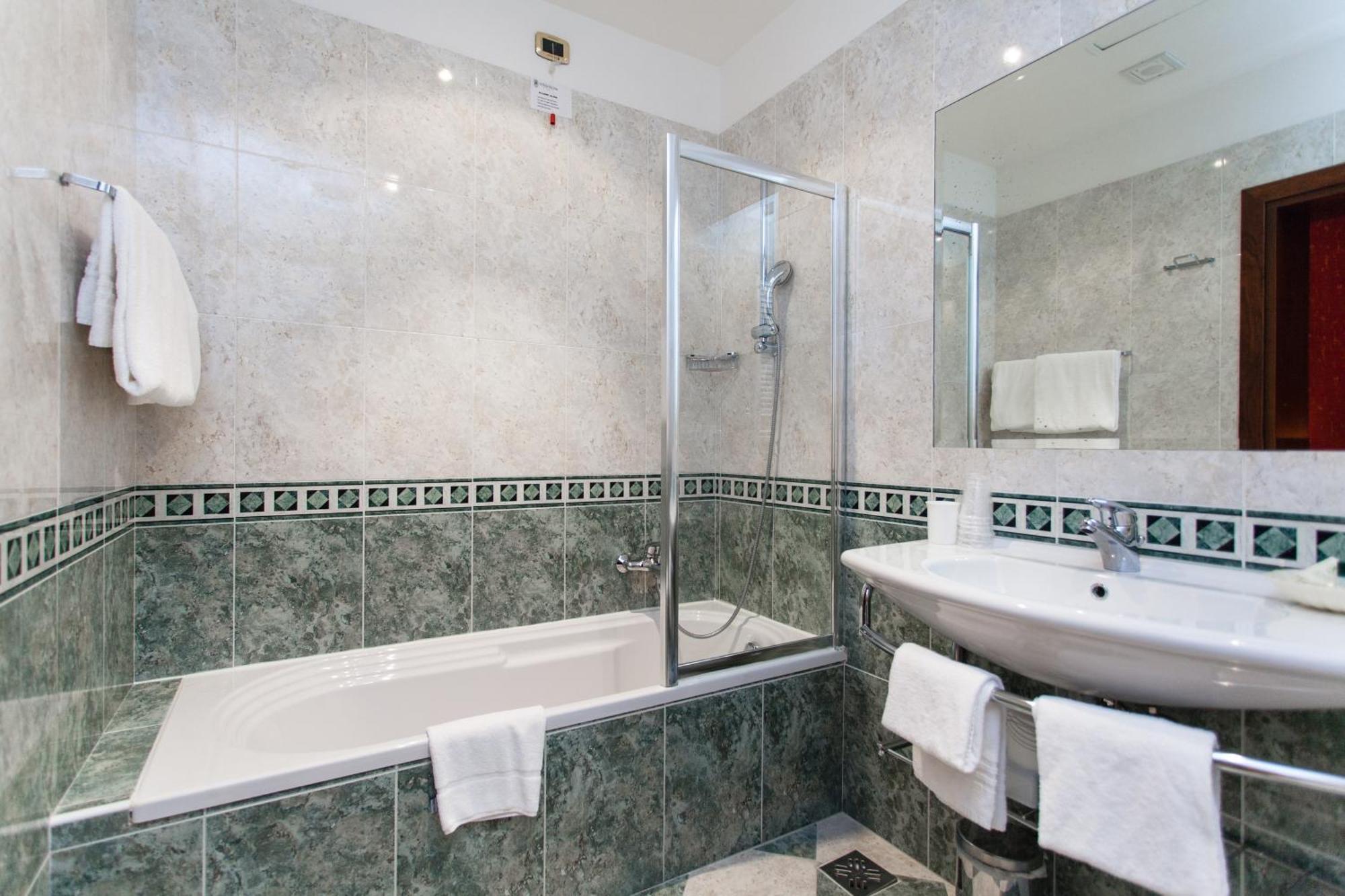 Superior Triple Room,1217627278:JPEG