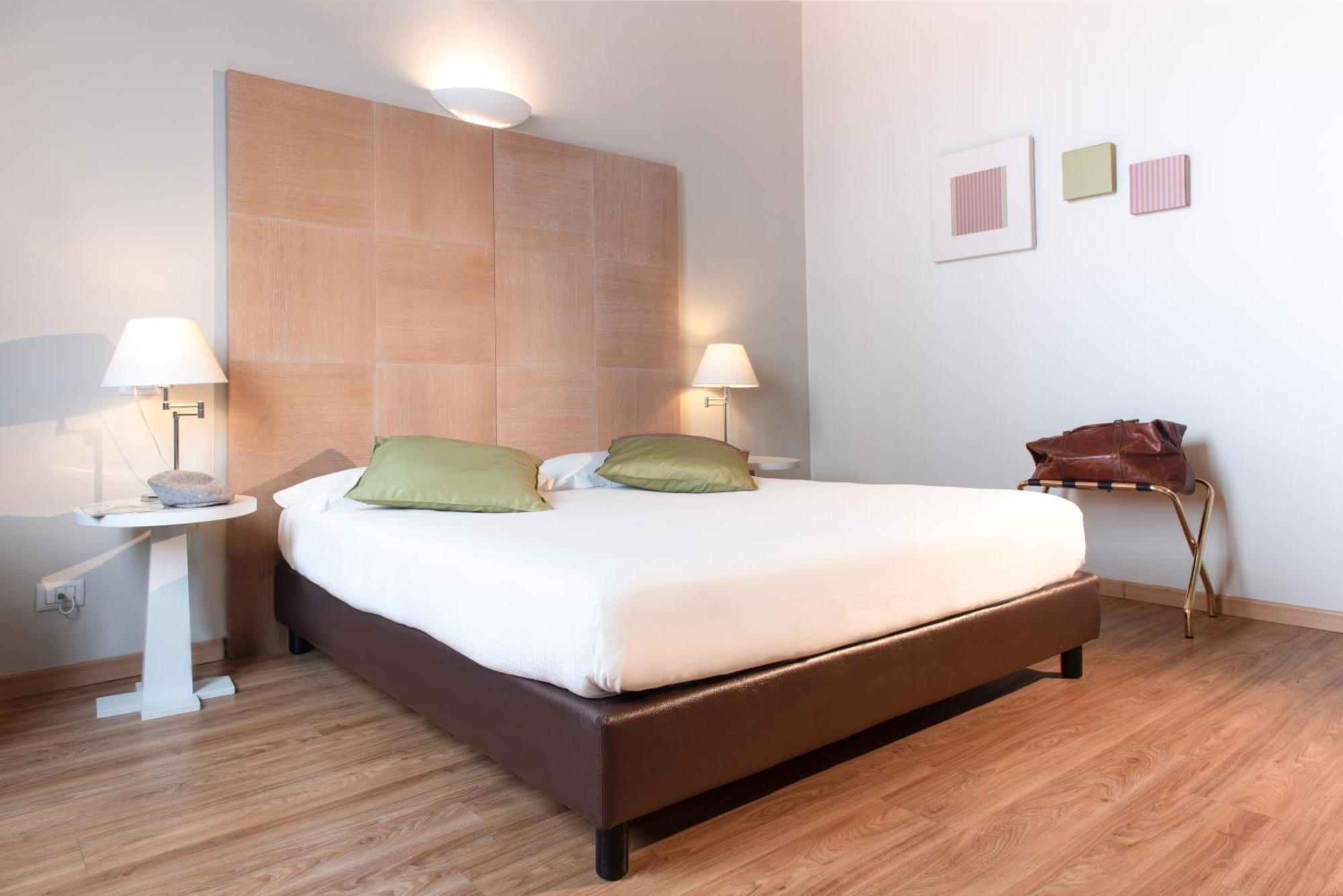 Deluxe Double Room,1217788381:JPEG
