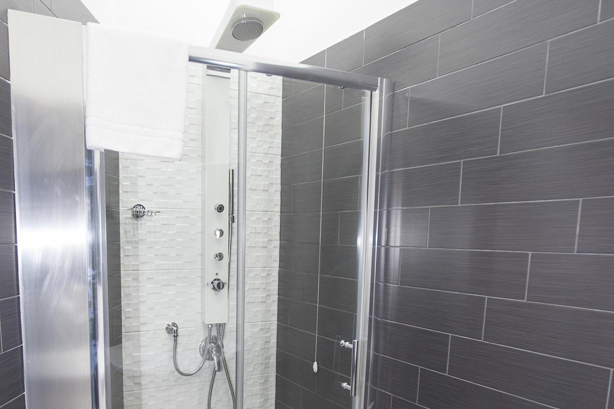 Standard Triple Room,1217871025:JPEG