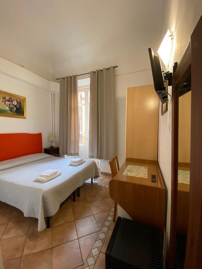 Double or Twin Room,1217904595:JPEG