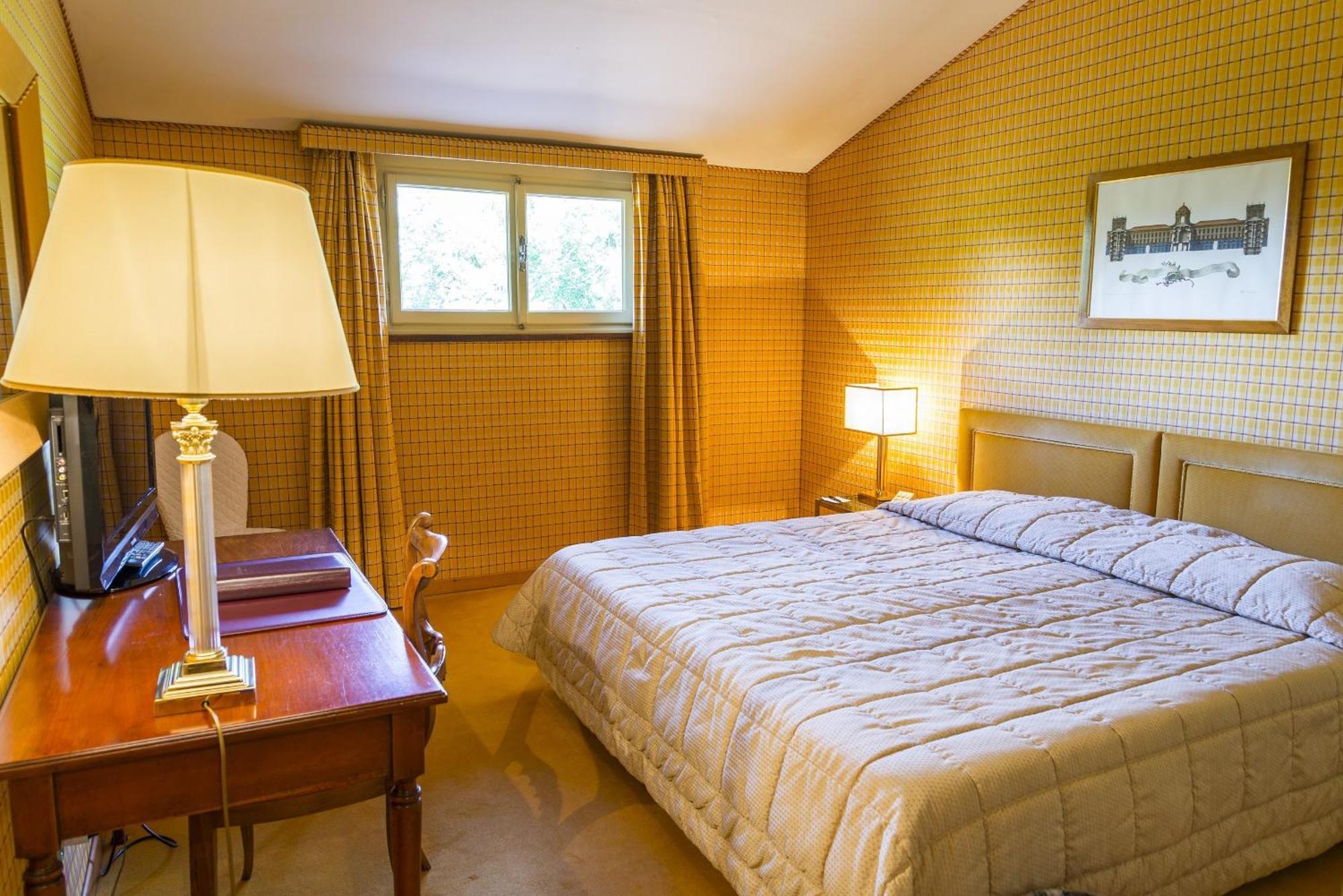 Small Double Room,61903069:JPEG
