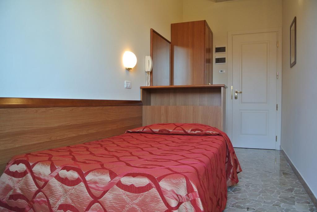 Single Room,1499263525:JPEG