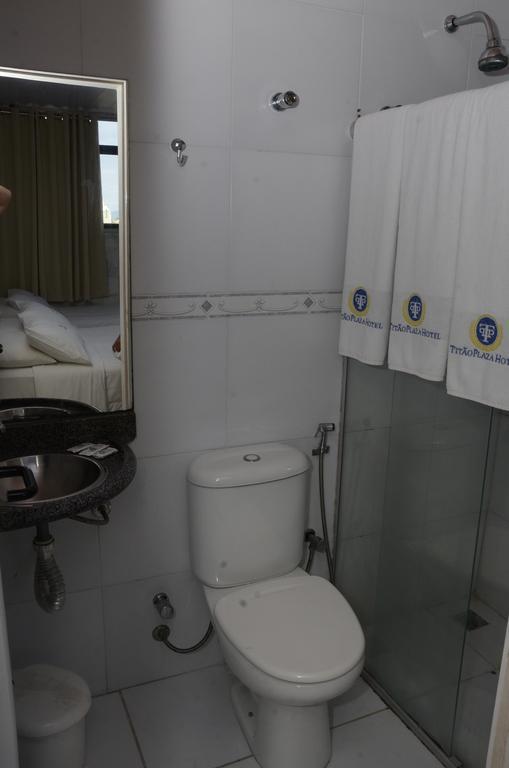 Family Room,121934338:JPEG