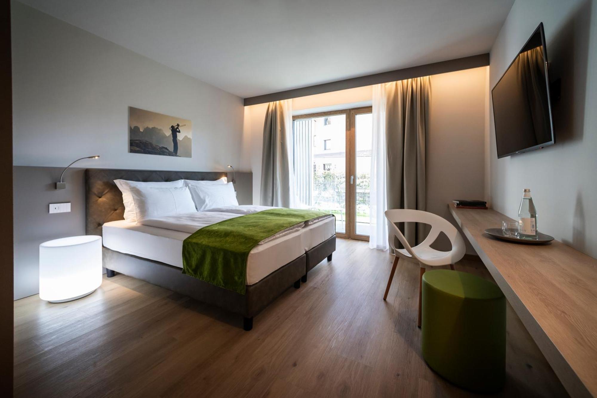 Standard Double Room,1284349762:JPEG