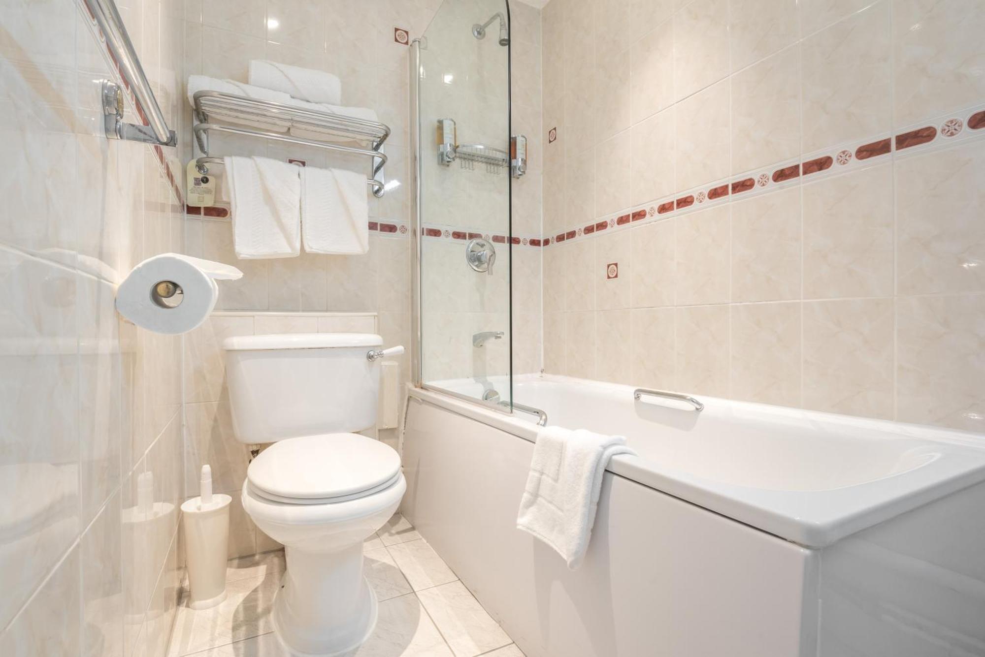 Classic Triple Room,708979063:JPEG