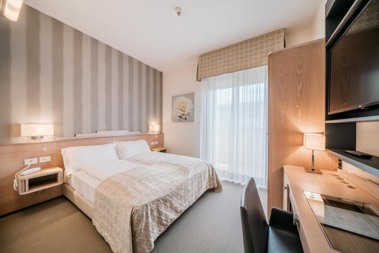 Double Room,1226109713:JPEG