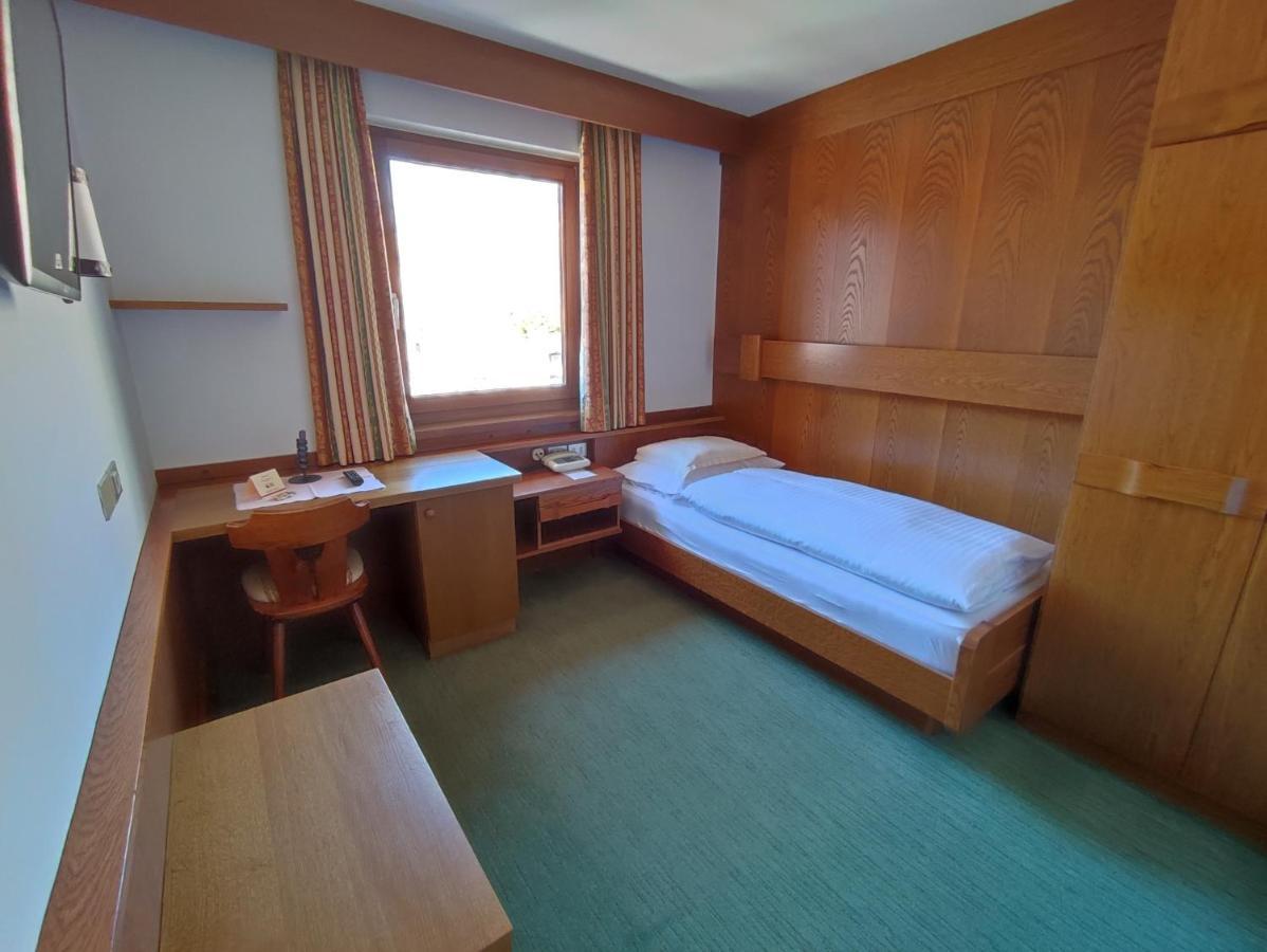 Standard Single Room,1232441390:JPEG