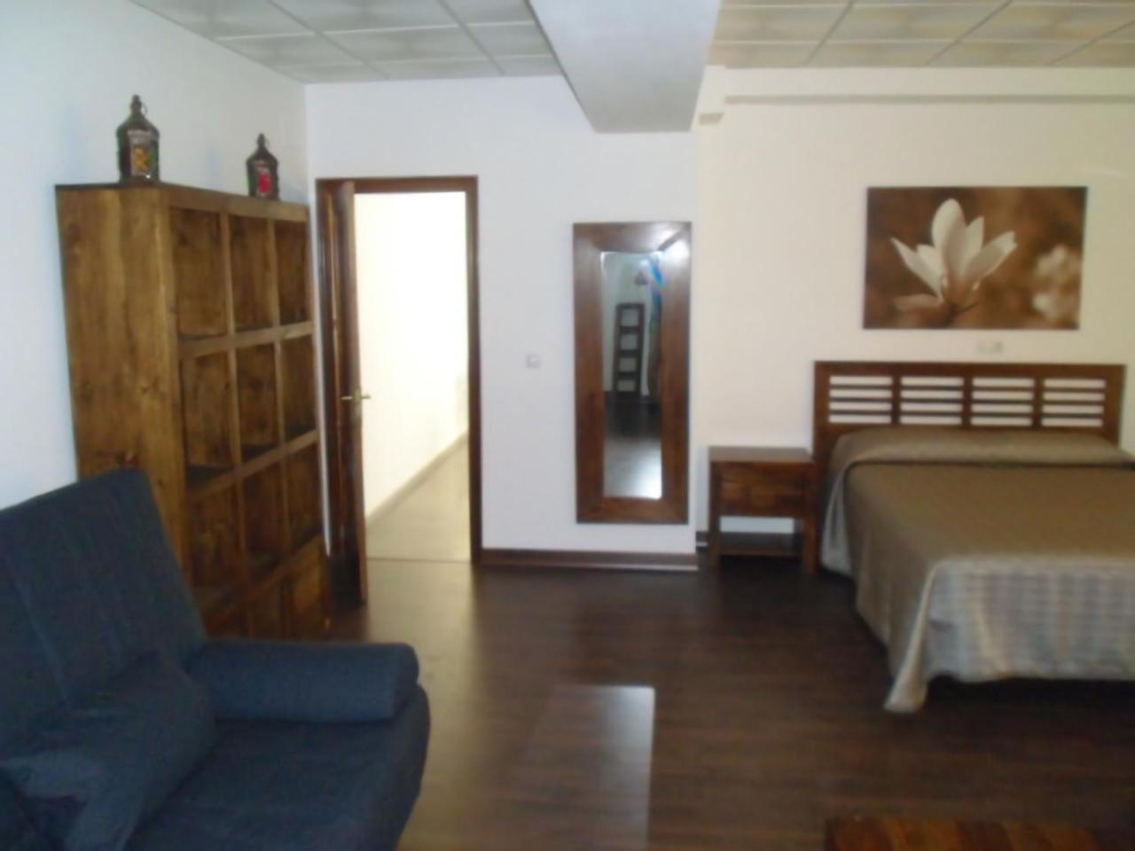 Deluxe Family Room,1226837078:JPEG