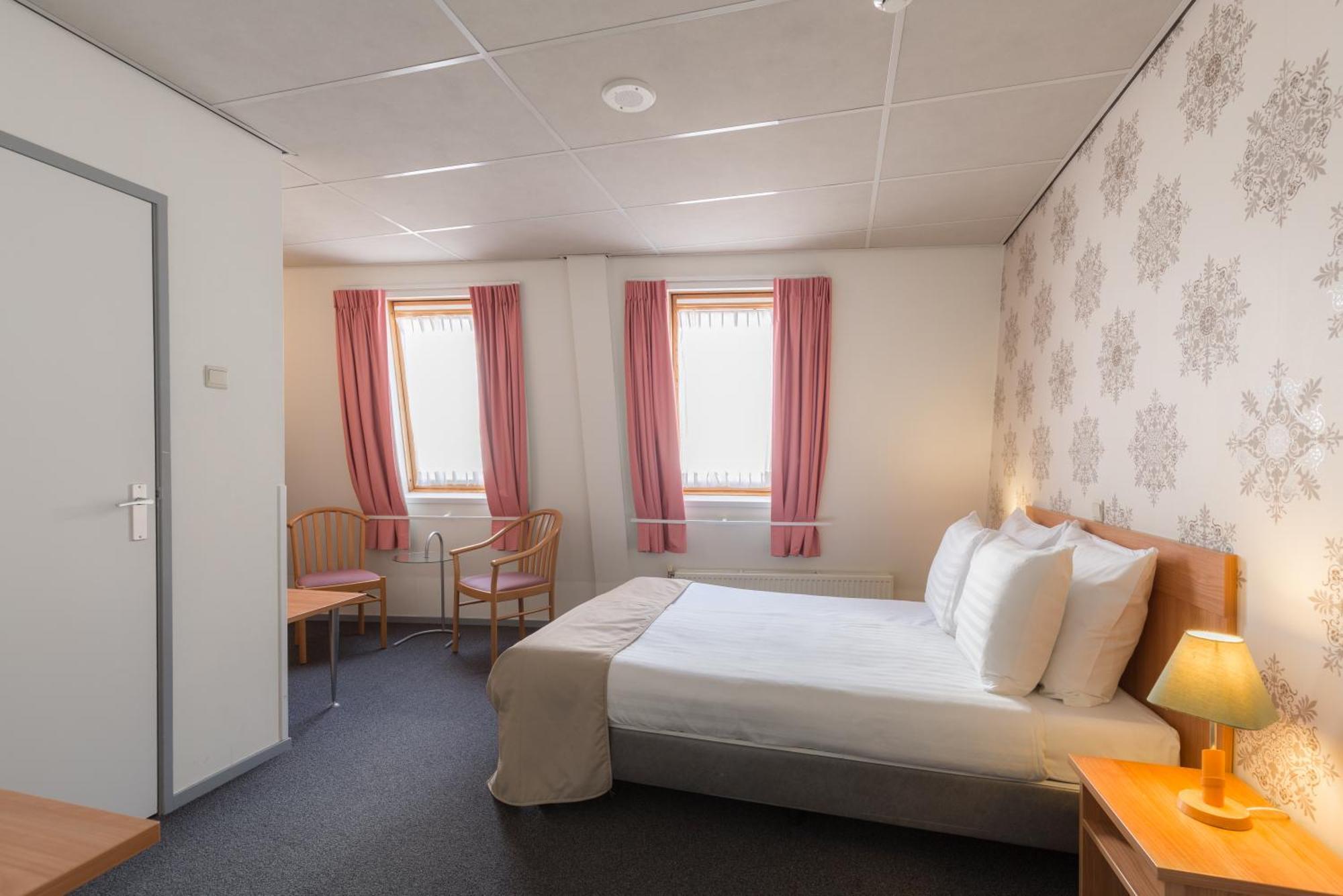 Standard Double or Twin Room,1227109802:JPEG