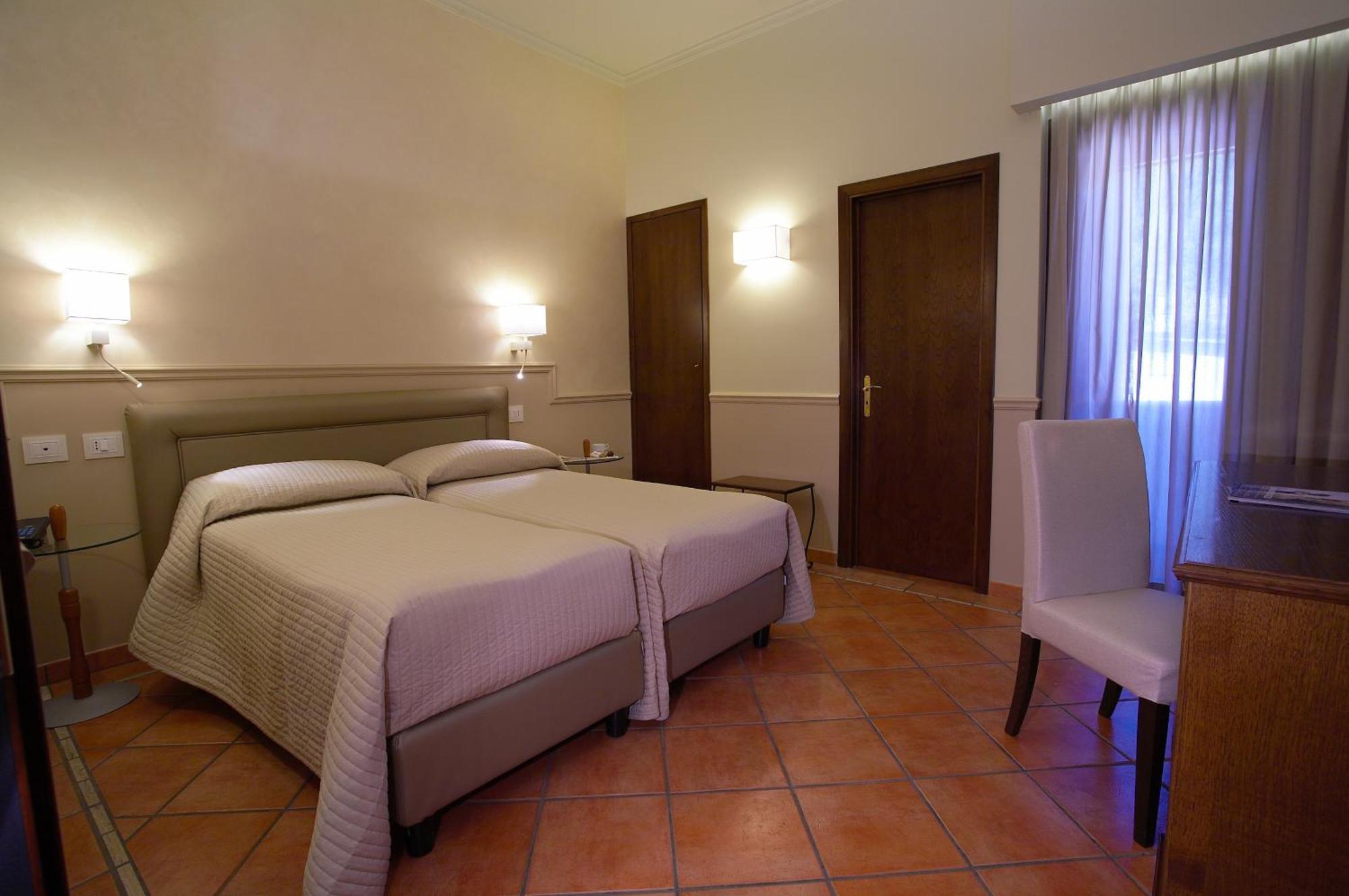 Single Room,1558252885:JPEG