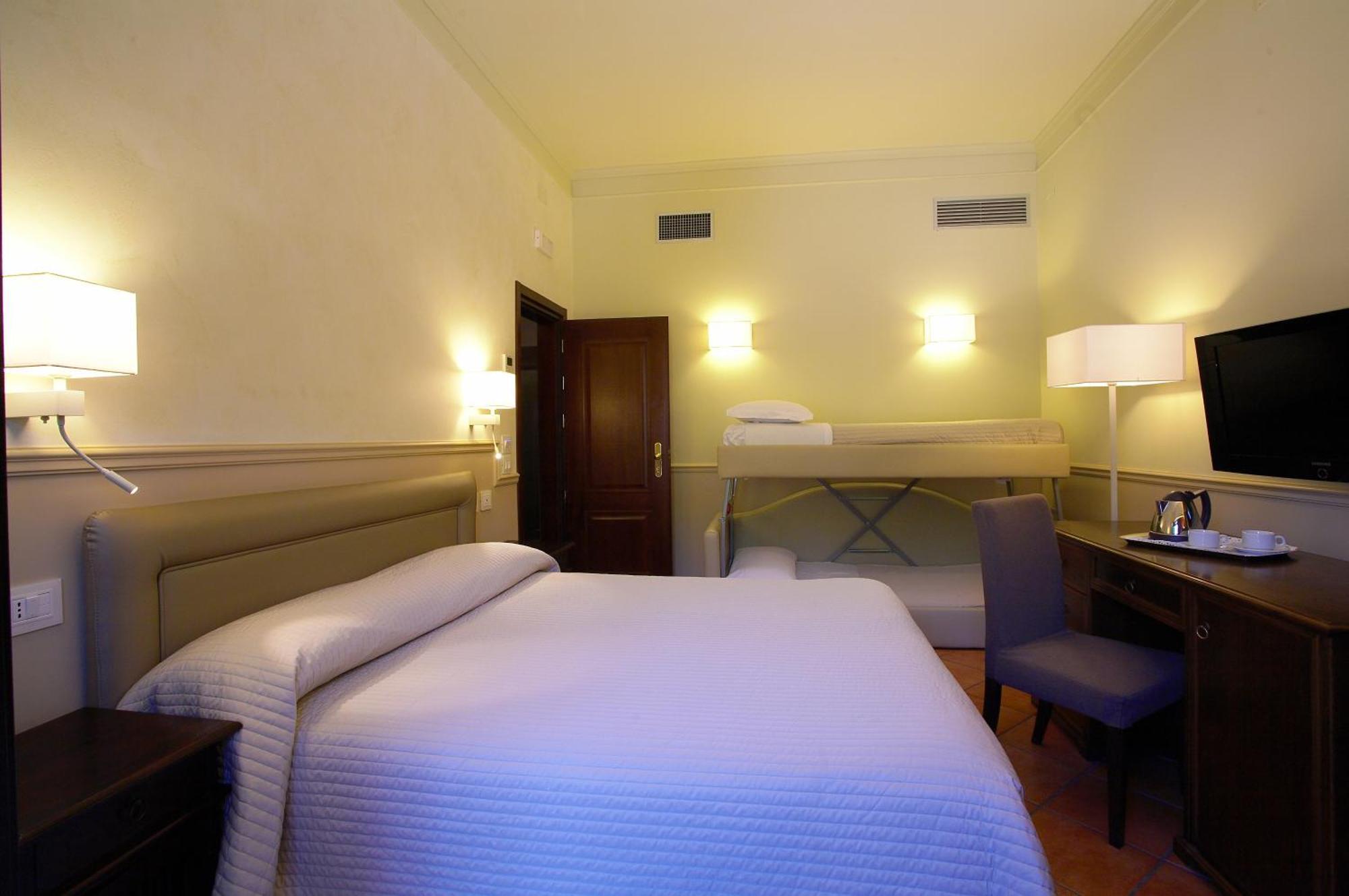 Quadruple Room,1558252723:JPEG