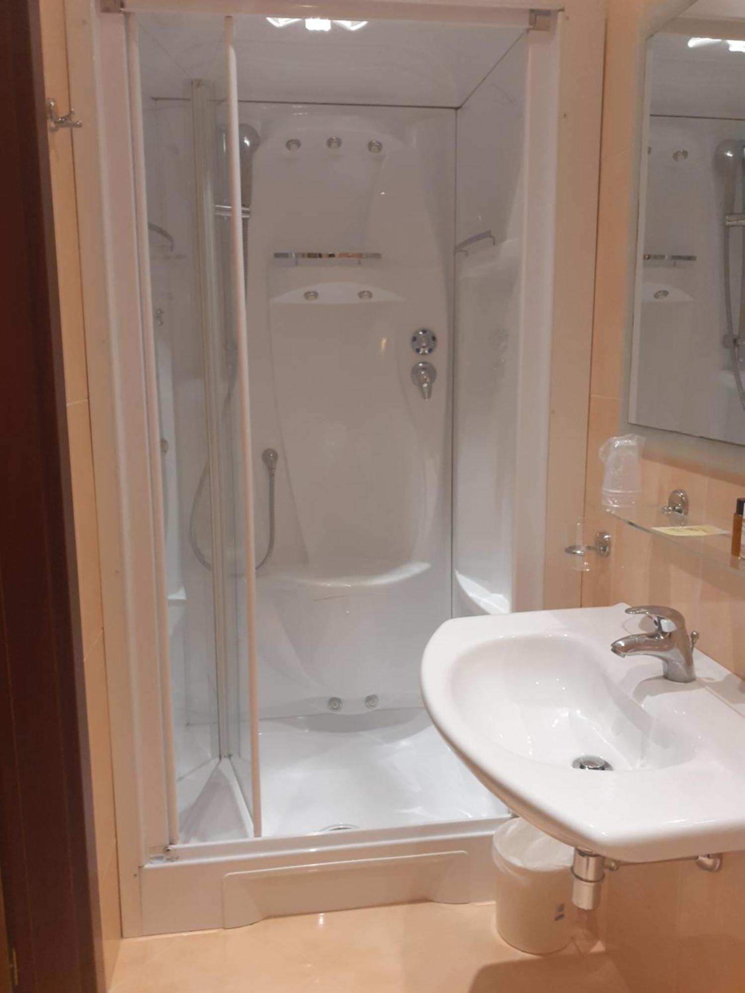 Single Room,1227634658:JPEG