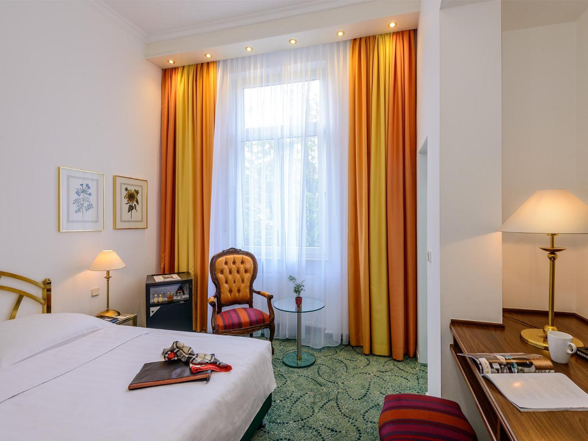 Superior Single Room,1228303538:JPEG