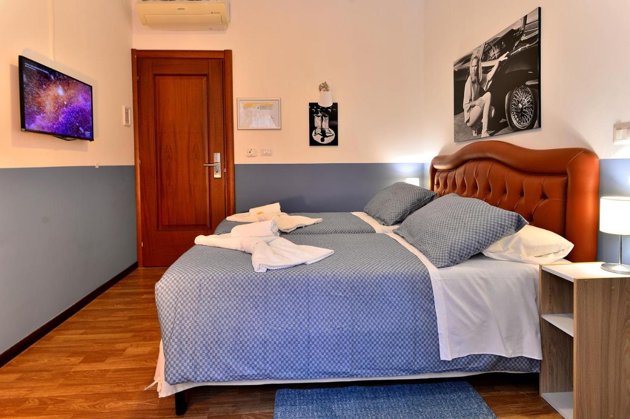 Standard Double or Twin Room,1228925713:JPEG