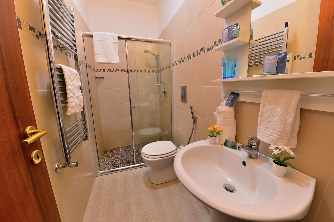 Single Room Private Bathroom,1229367811:JPEG