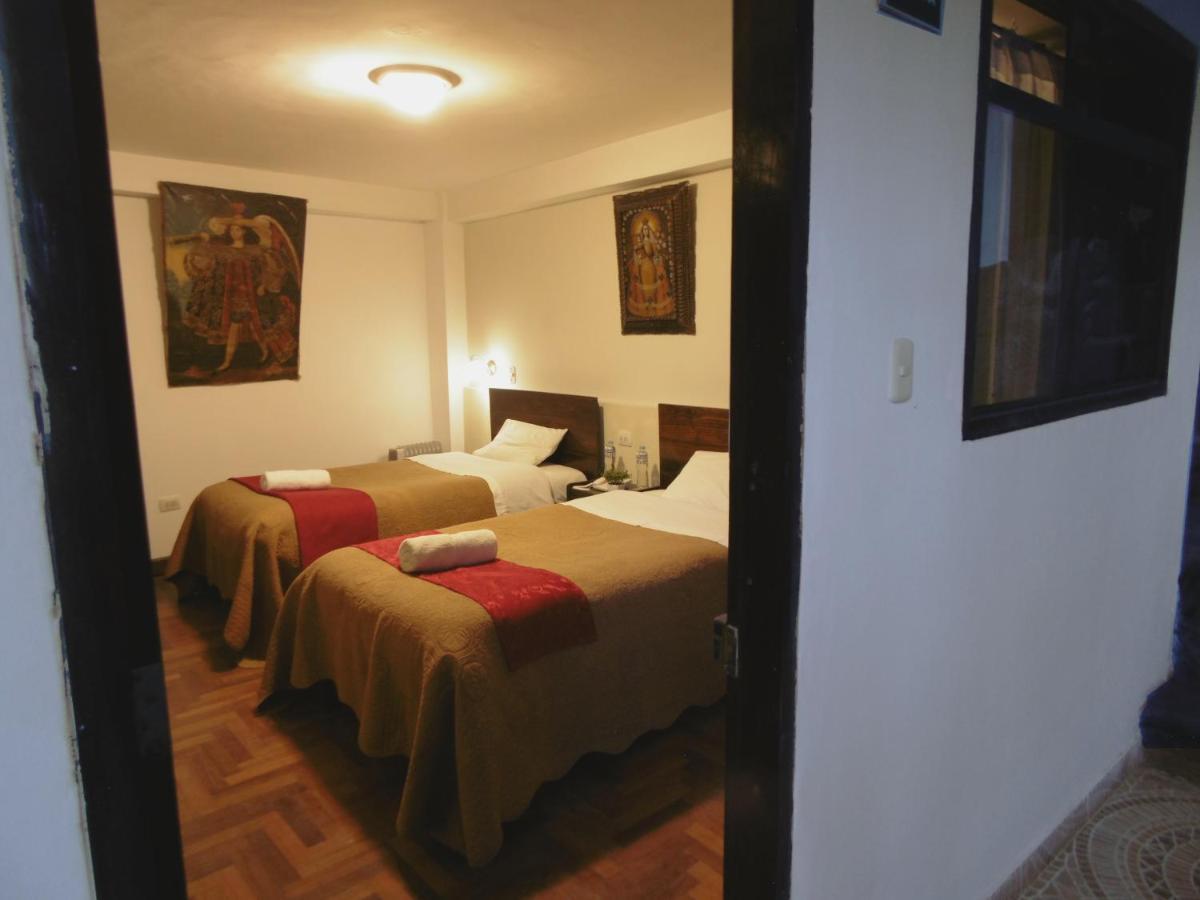 Quarto com 2 Camas de Solteiro