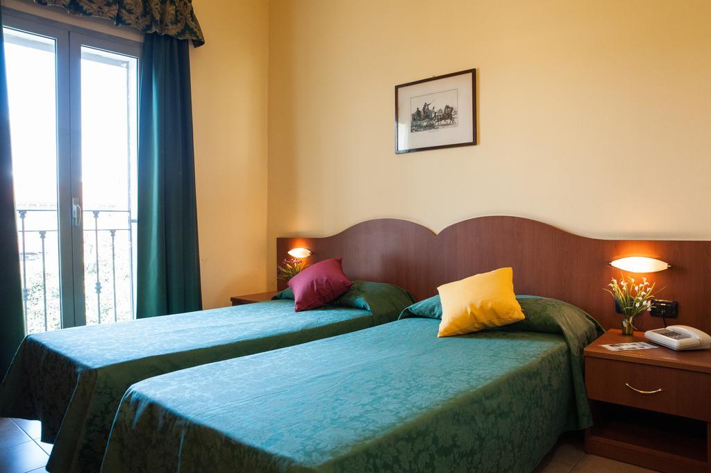 Twin Room,126633798:JPEG