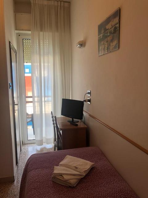 Single Room,1231025057:JPEG