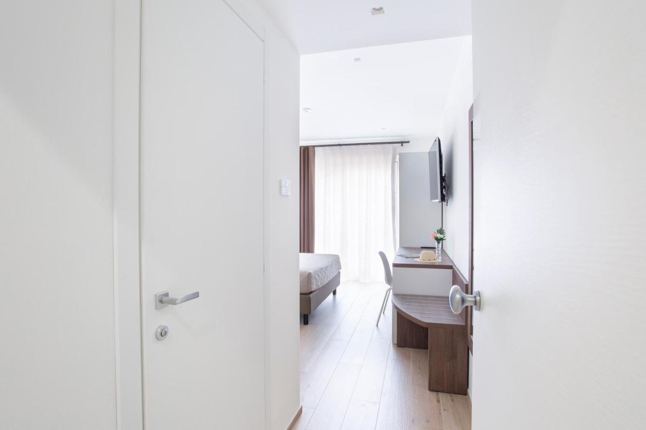 Luxury Triple Room,1231412180:JPEG