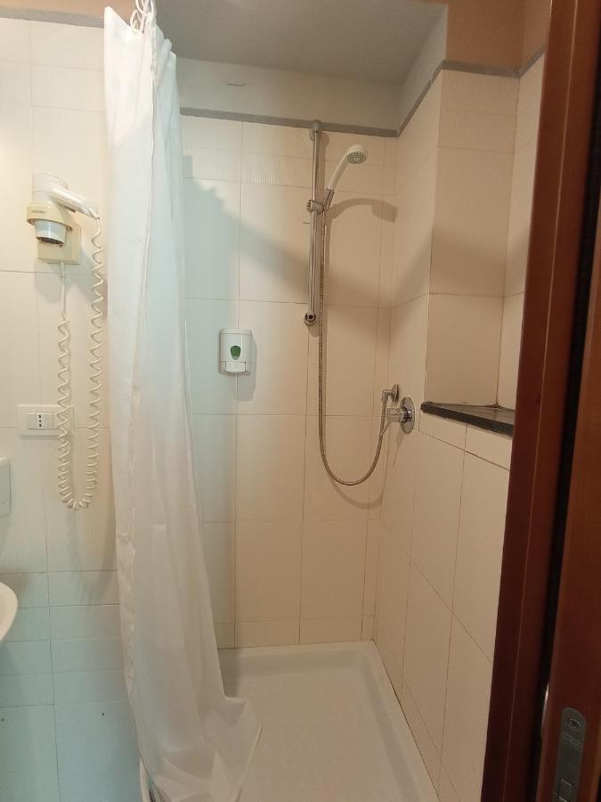 Small Single Room,1231541900:JPEG
