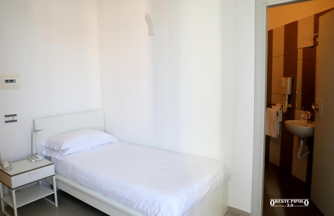 Deluxe Single Room,1231700573:JPEG