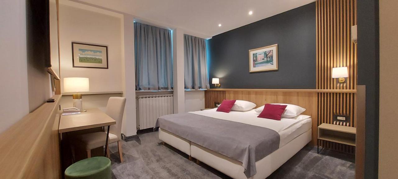 Superior Double Room,1234217243:JPEG