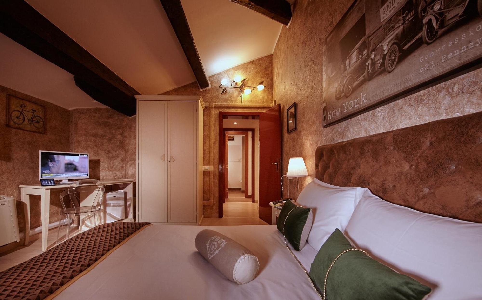Attic Triple Room Tower View
