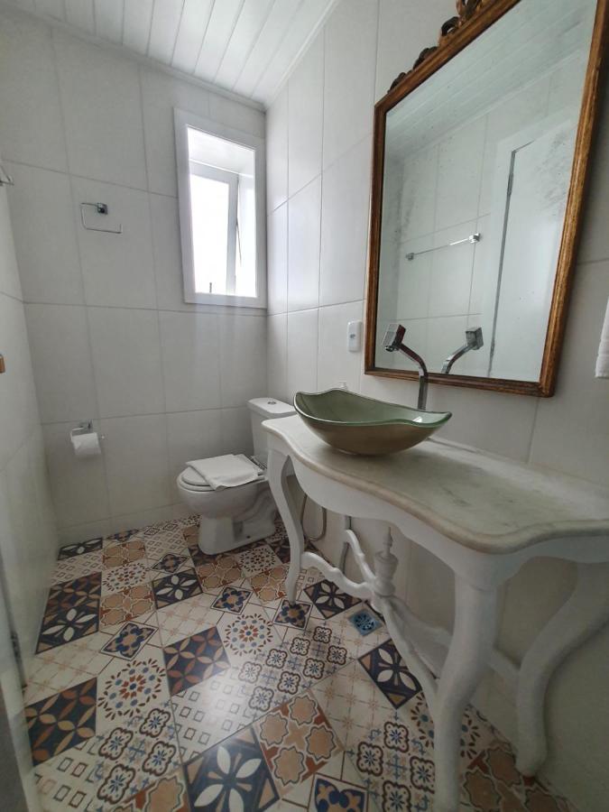 Standard Suite,1236595312:JPEG