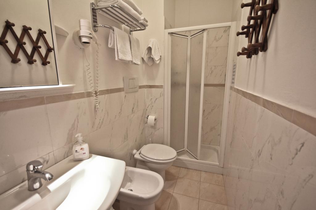 Triple Room,696818856:JPEG