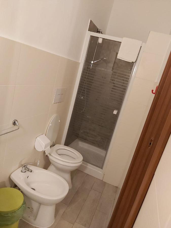 Small Single Room,1243972561:JPEG