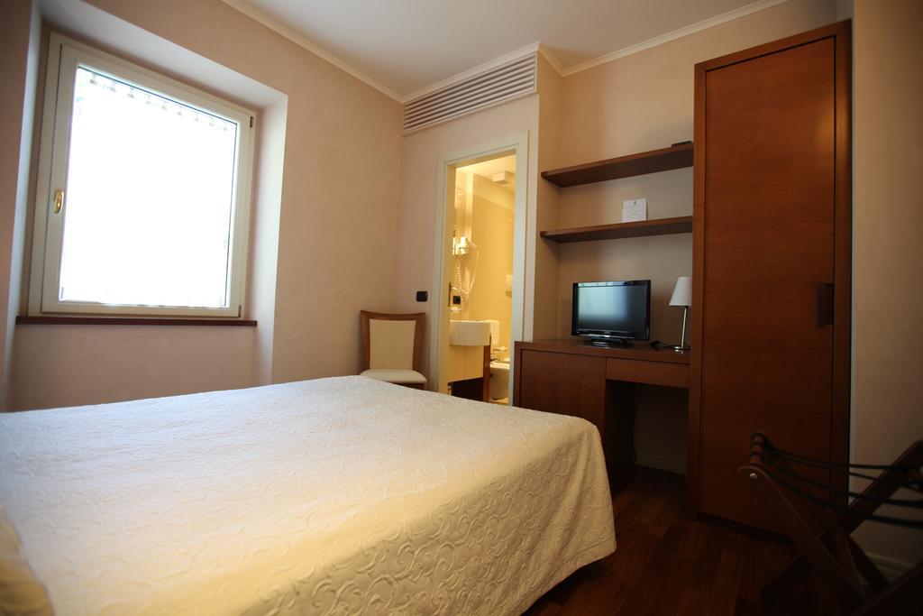 Classic Single Room