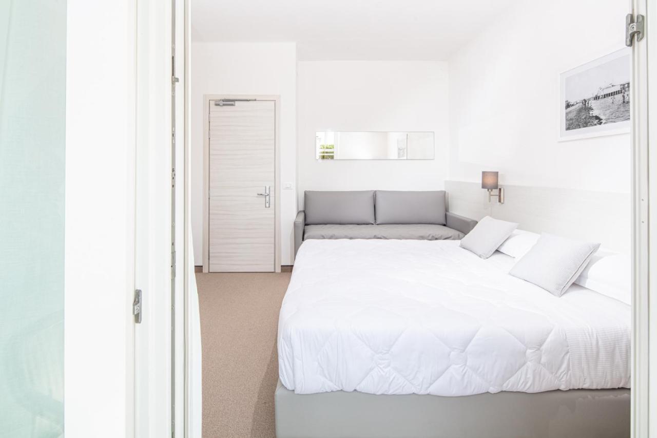 Classic Triple Room,1244595766:JPEG