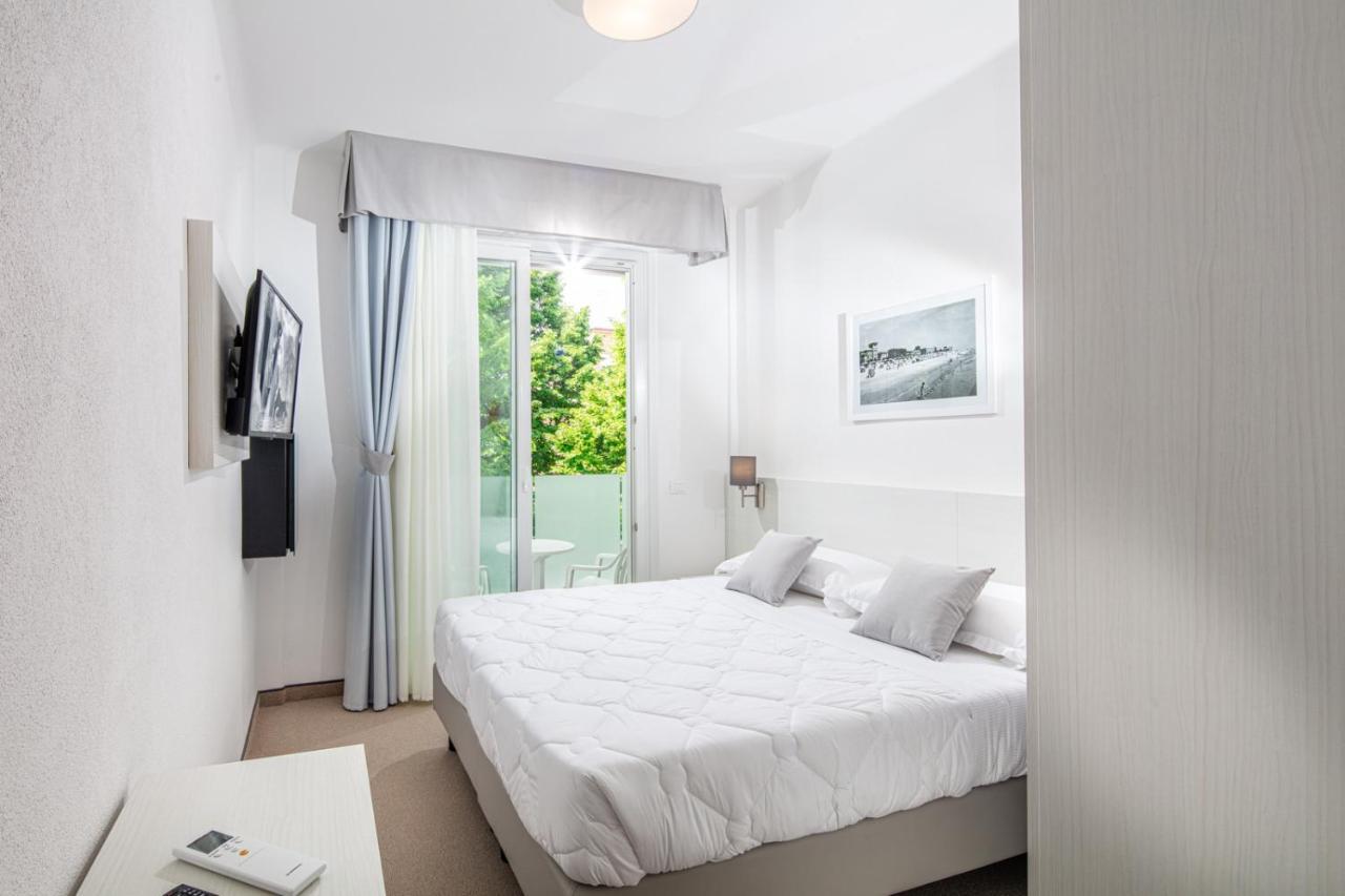 Double Room,1244596558:JPEG