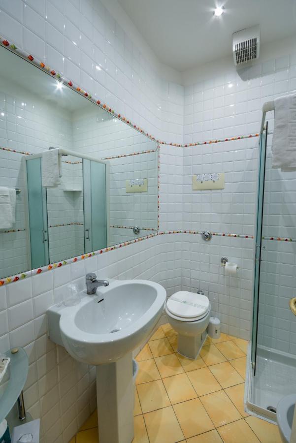 Single Room,1245723022:JPEG