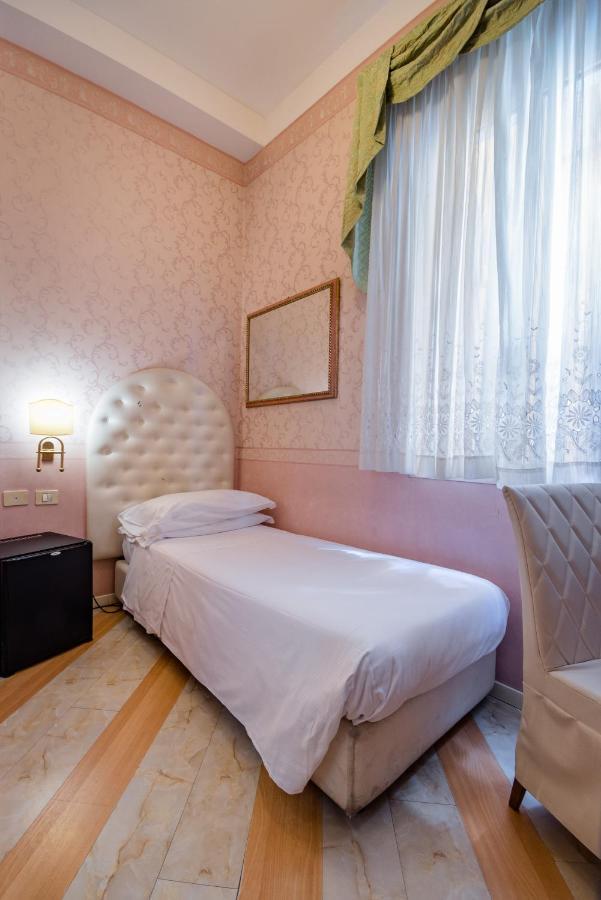 Single Room,1245726892:JPEG