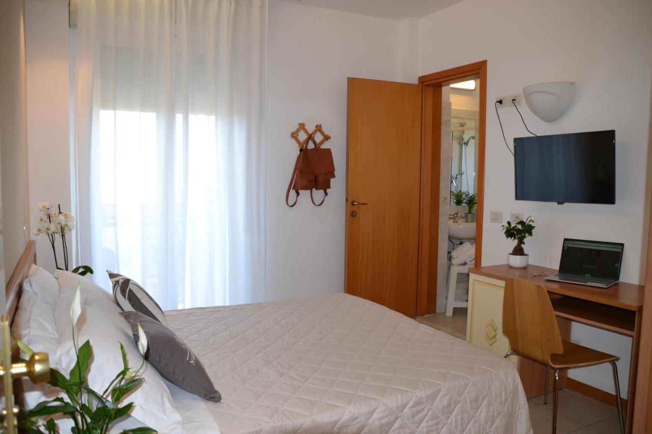 Double or Twin Room,1246268638:JPEG