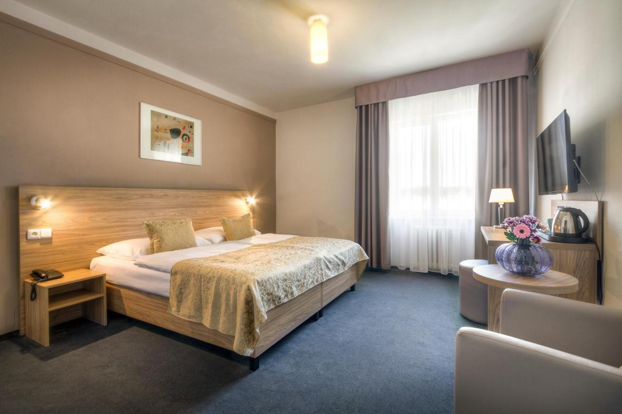 Superior Double or Twin Room,1247521306:JPEG