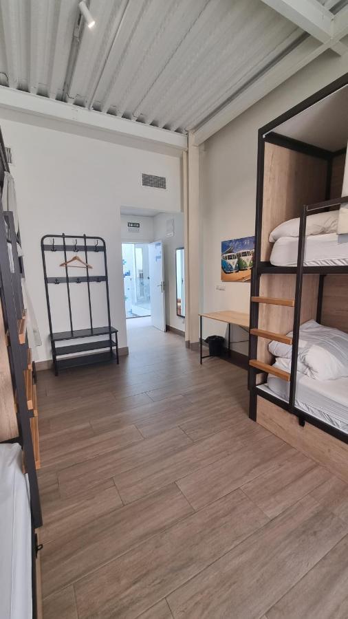 Bed 6-Bed Female Dormitory Room,1247928304:JPEG