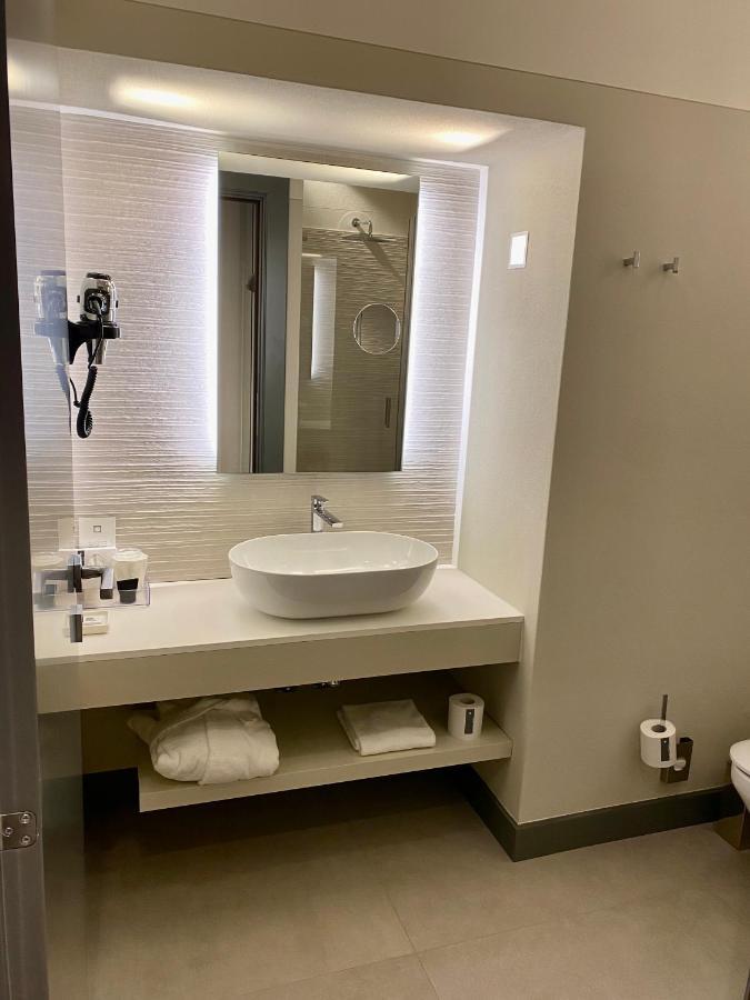 Single Room,1248921514:JPEG