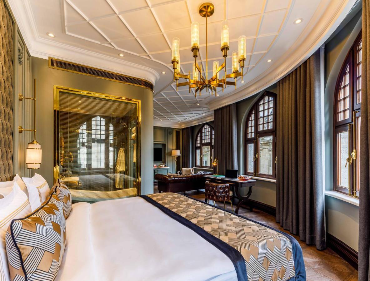 Executive King Suite