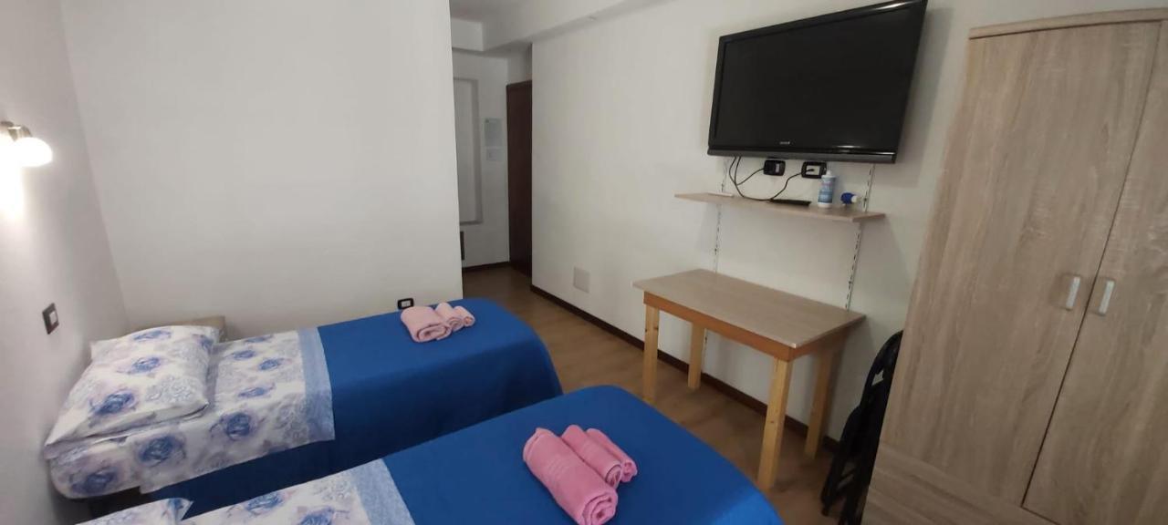 Double or Twin Room with Private Bathroom,1250780173:JPEG