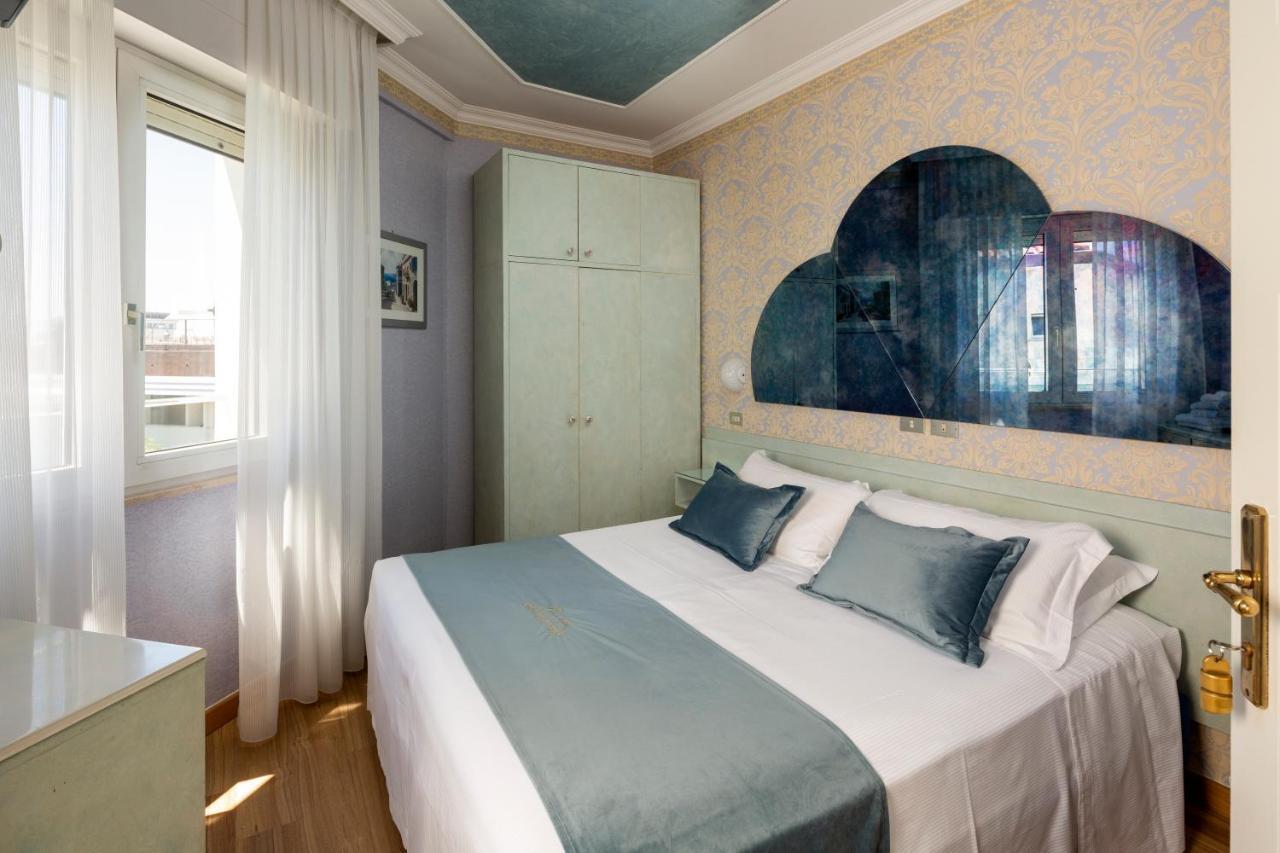 Small Double Room,1251841696:JPEG