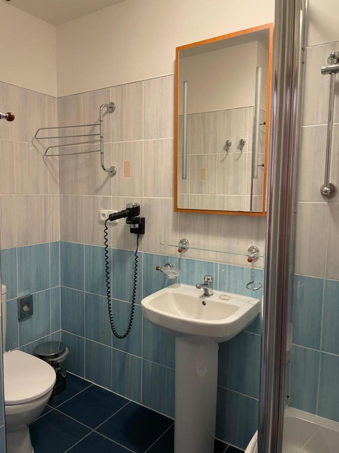 Single Room,1252917352:JPEG