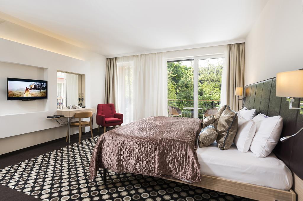 Habitación Familiar Deluxe con balcón