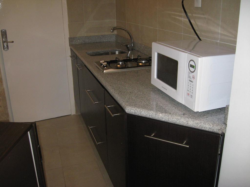 Deluxe One-Bedroom Apartment,1562937403:JPEG