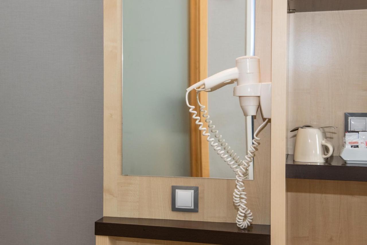 Standard Room,1722897467:JPEG